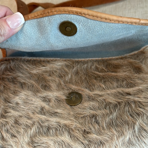 Handcrafted mohair crossbody bag - Picture 6 of 9